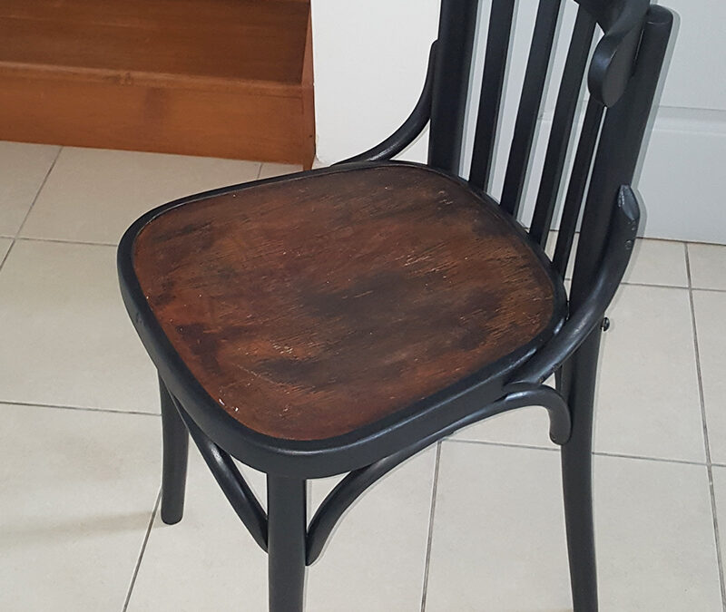 Restauration d’une chaise bistrot